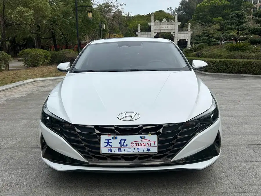 Elantra 2021 1.5L CVT LUX Premium Edition