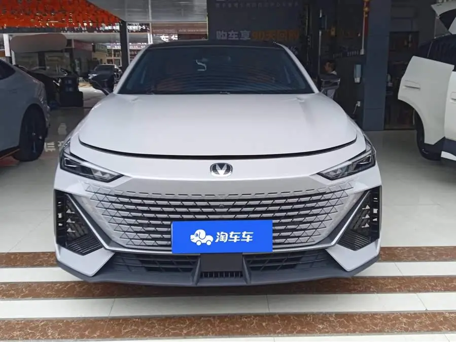 Changan UNI-V 2022 1.5T Premium