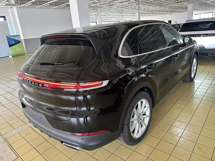 كاين 2025 طراز كاين 3.0T