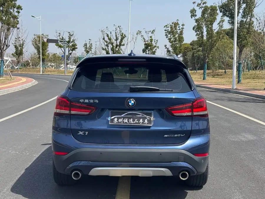 بي إم دبليو X1 2022 sDrive20Li الفاخرة