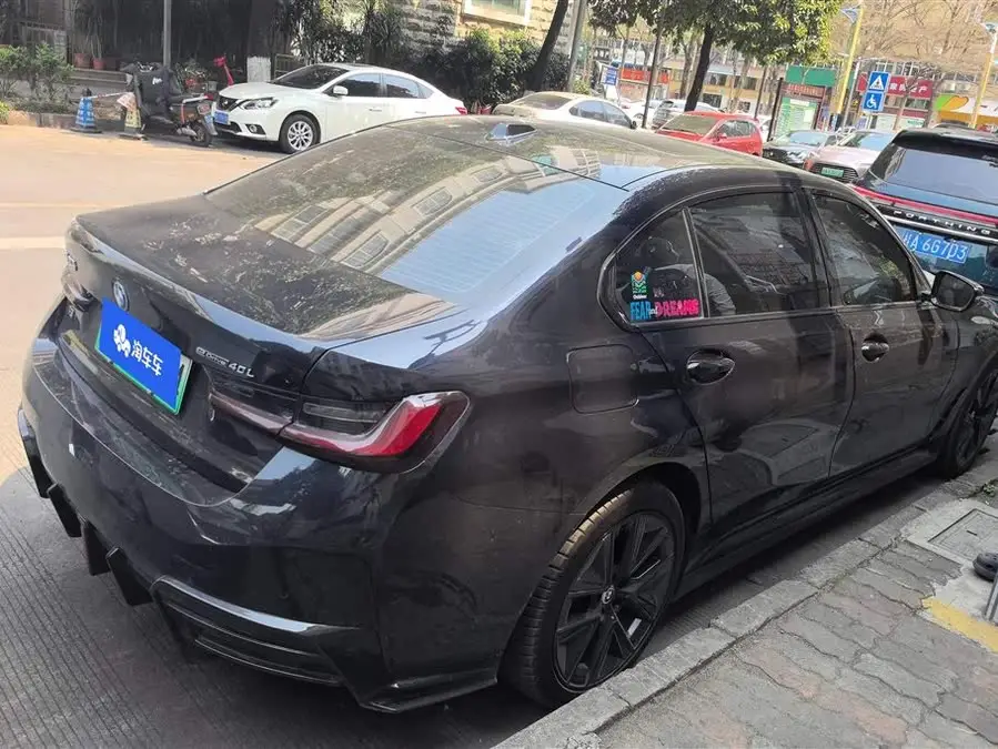 بي إم دبليو i3 2024 eDrive 40 L حزمة رياضية ليلية