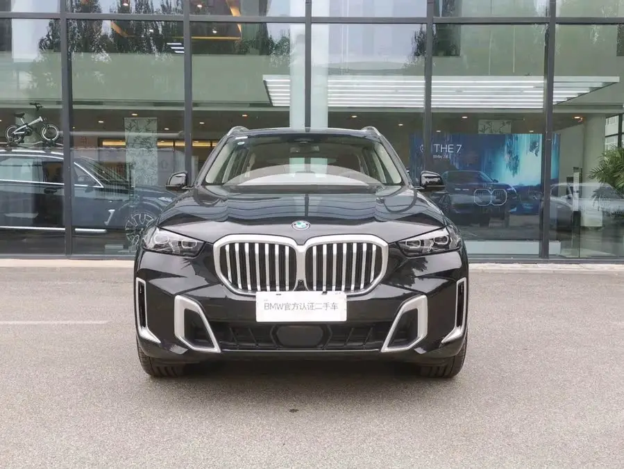 BMW X5 2023 xDrive 30Li Deluxe M Sport Package