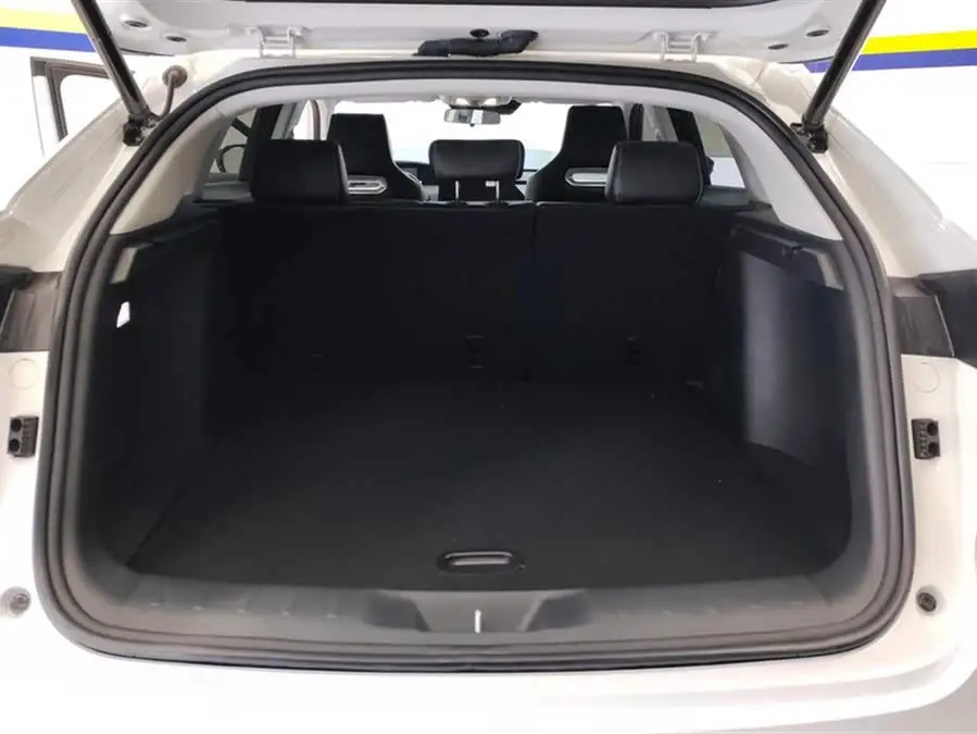 Changan UNI-K 2024 2.0T Two-Wheel Drive Elegant Version