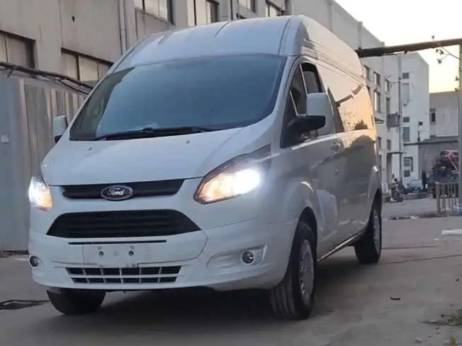 Foton 2023 2.0T Diesel Manual Business Travel Short Wheelbase Low Roof 7/8/9 Seats