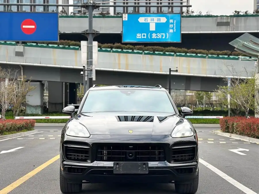 2023 Cayenne Cayenne S 2.9T Platinum Edition