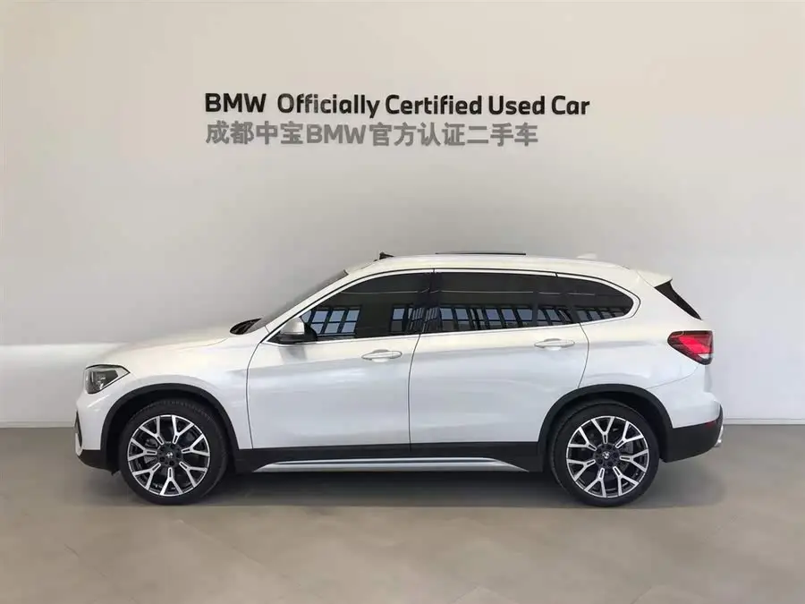 بي إم دبليو X1 2021 xDrive25Li الفاخرة