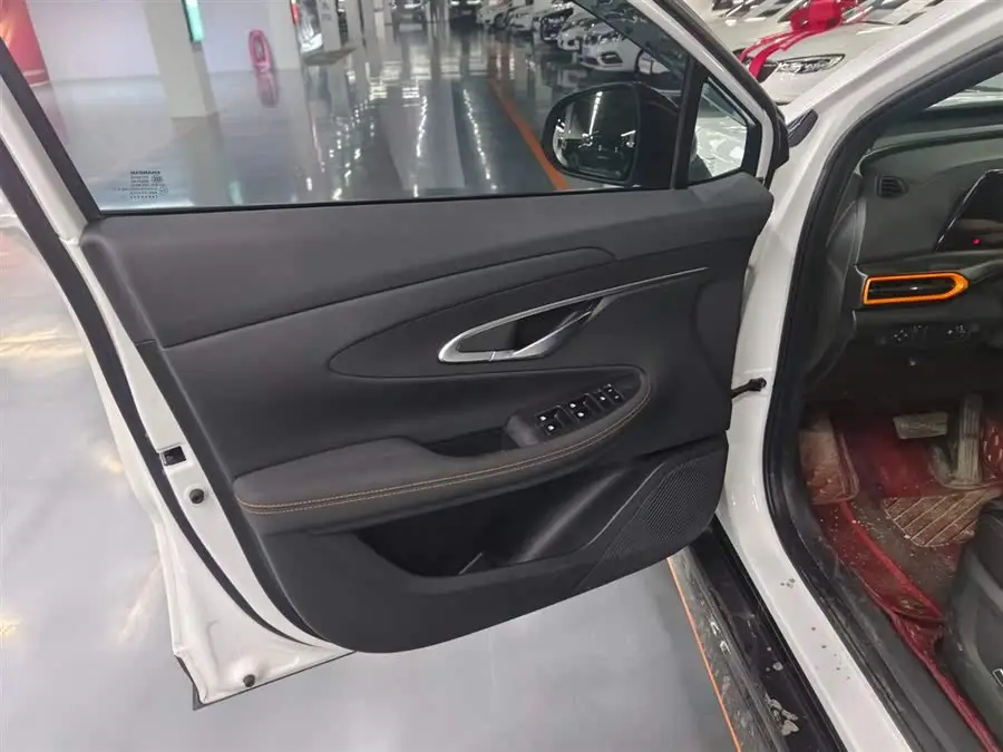 شانجان UNI-T 2022 1.5T الفاخرة