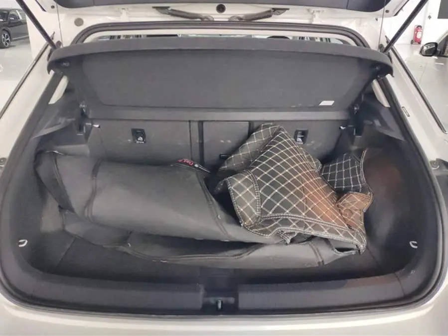 T-ROC 2022 طراز 280TSI DSG دفع ثنائي R-Line Pro PLUS