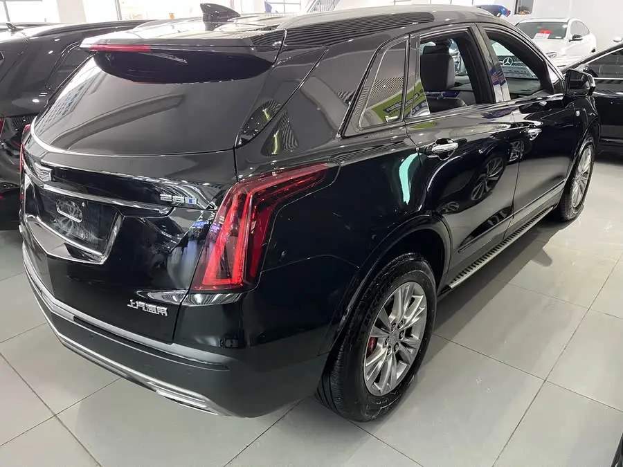 كاديلاك XT5 2022 2.0T فاخرة دفع ثنائي