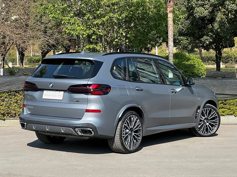 بي إم دبليو X5 2023 xDrive 40Li باقة M الرياضية الفاخرة ليل