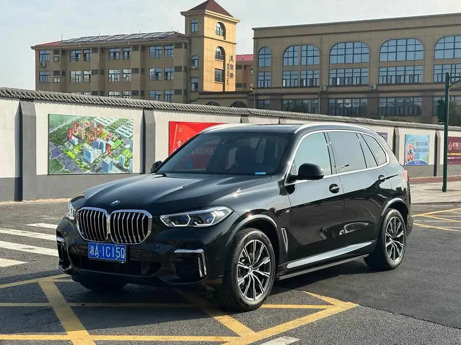بي إم دبليو X5 2022 xDrive 30Li حزمة M الرياضية الفاخرة