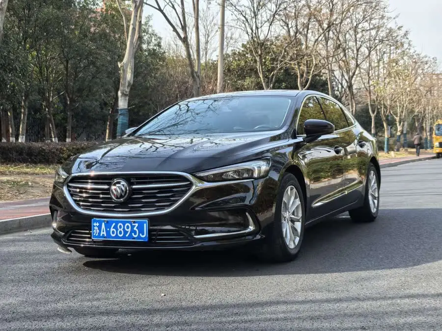 بيوك لاكروس 2021 552T فاخرة