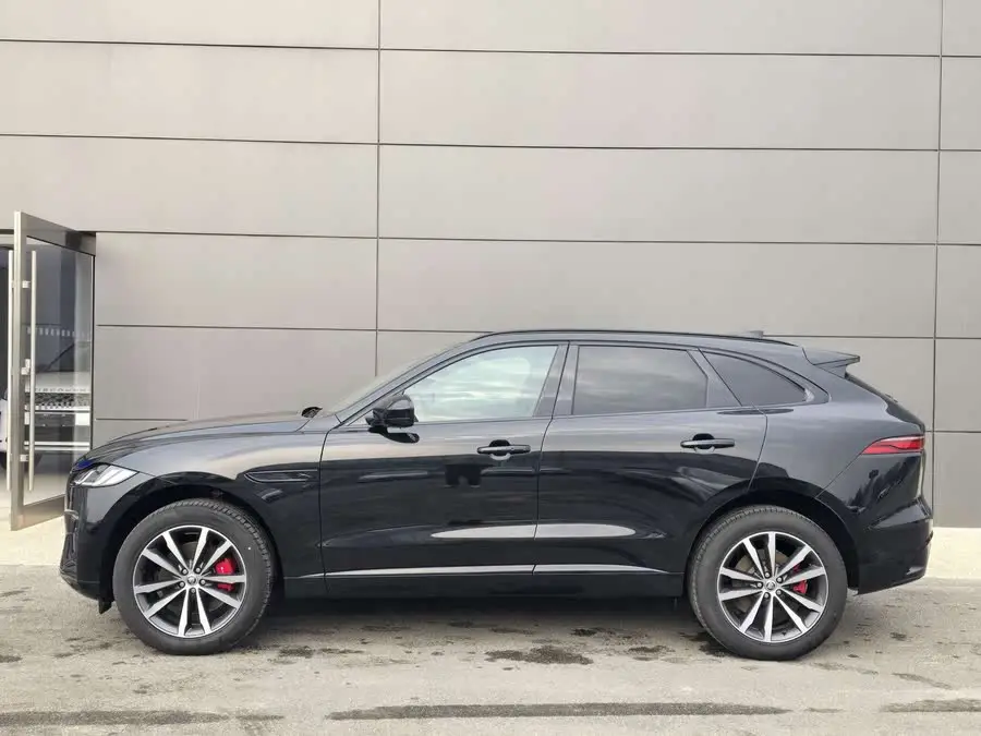Jaguar F-PACE 2024 P250 R-Dynamic SE