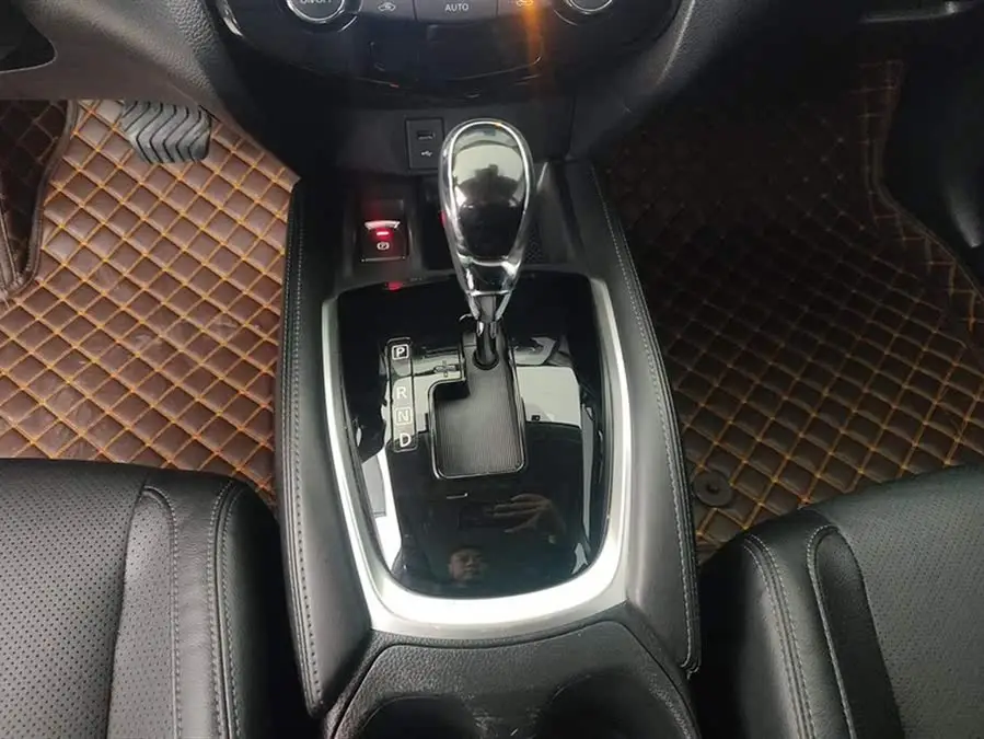 نيسان إكس-تريل 2021 2.0 لتر CVT 2WD XL ITS الذكية المريحة