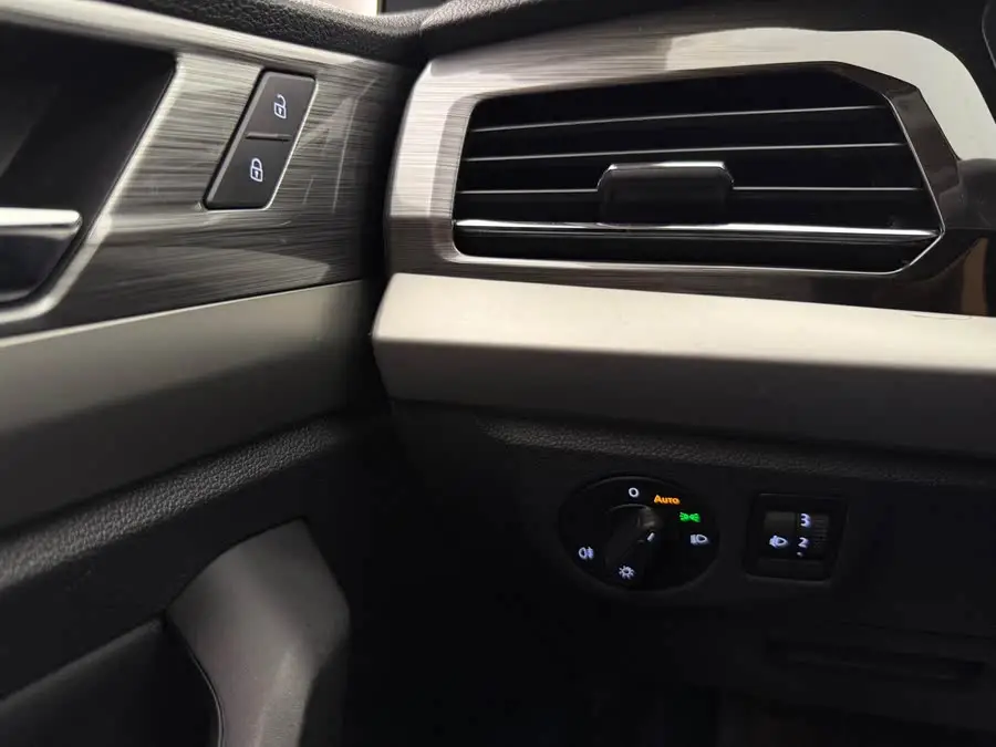 Lavida EV 2019 Model Premium Edition