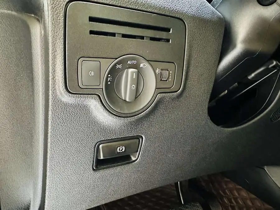 Vito 2023 Model 2.0T Elite Version 7 Seats