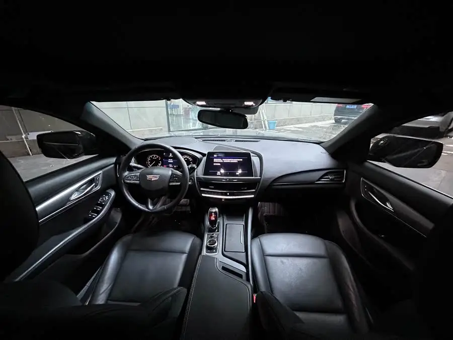 كاديلاك CT5 2023 28T الفاخرة (النسخة القياسية)