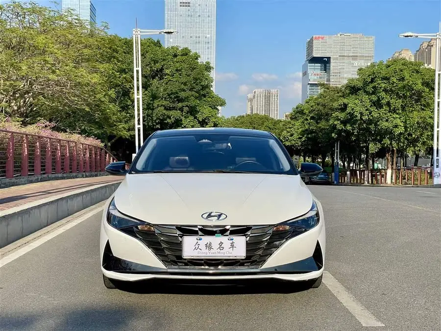 Elantra 2021 1.5L CVT LUX Premium Edition