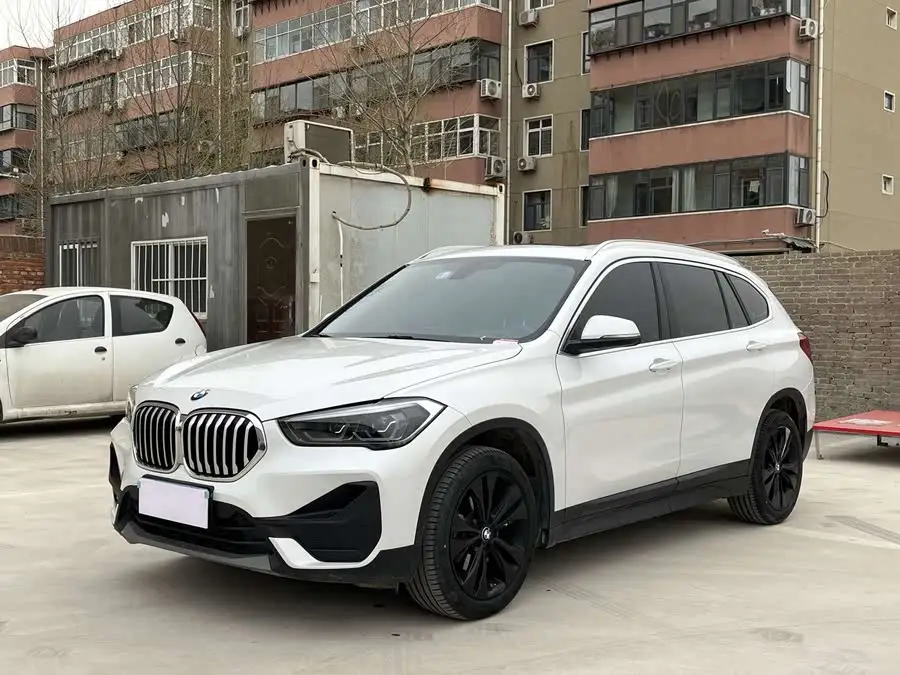 بي إم دبليو X1 2021 طراز معدل sDrive20Li الطراز الأنيق