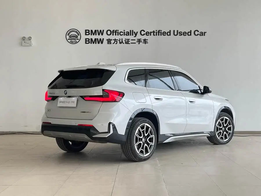 بي إم دبليو X1 2023 sDrive25Li حزمة تصميم X