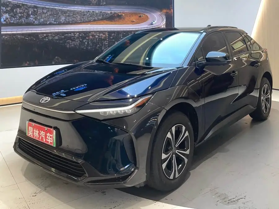 فاو تويوتا bZ4X 2022 النسخة عالية الأداء بنظام الدفع الرباعي PRO