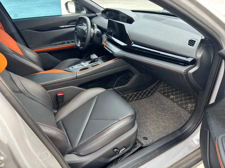 Changan UNI-V 2023 1.5T Premium