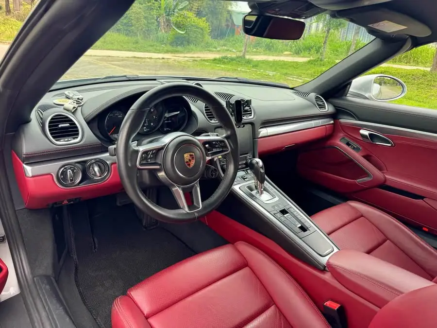 Porsche 718 2022 Model Boxster 2.0T