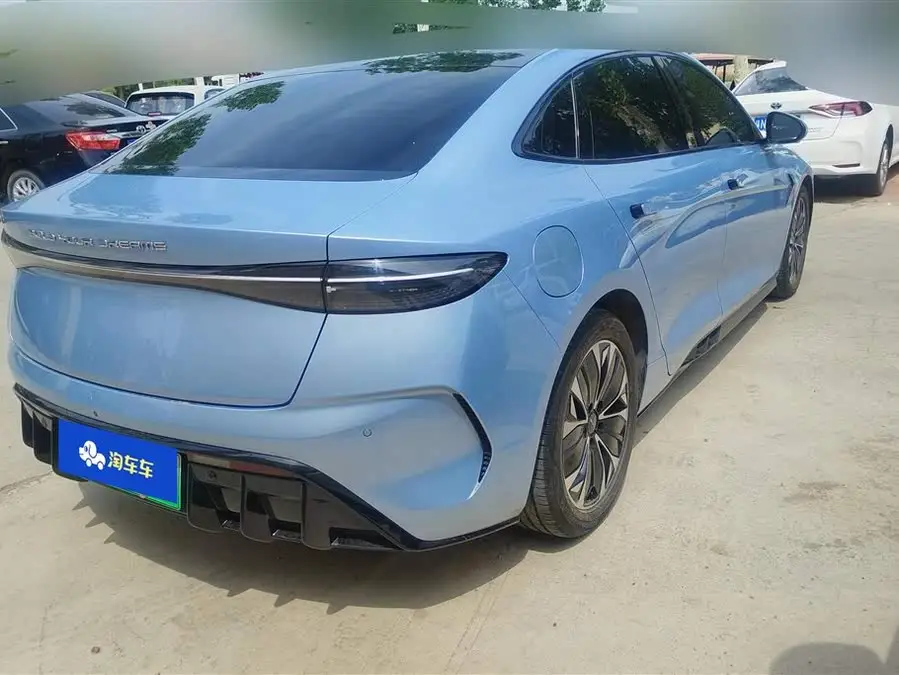 فقمة 2023 إصدار بطل 700 كم فخمة