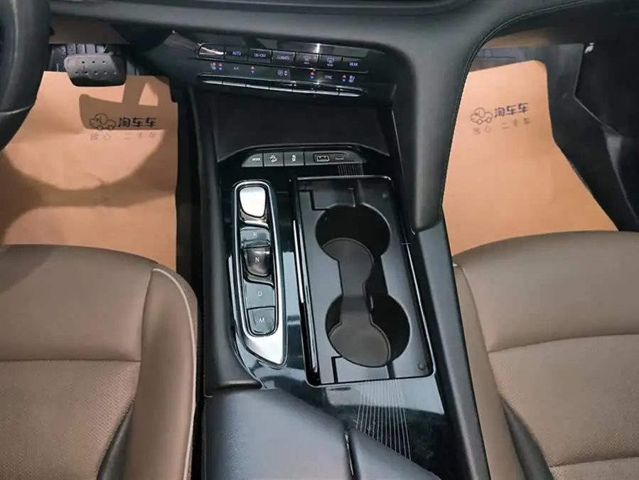 2022 إنفيجن 652T الدفع الرباعي المتطور الفاخر 7 مقاعد