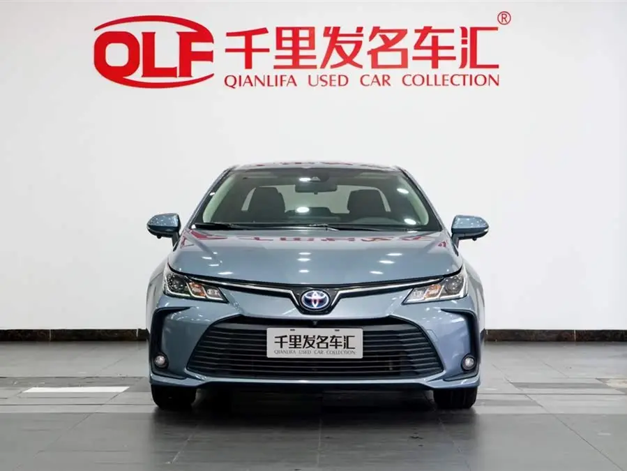 2022 كورولا هايبرد 1.8 لتر E-CVT إصدار الرائد