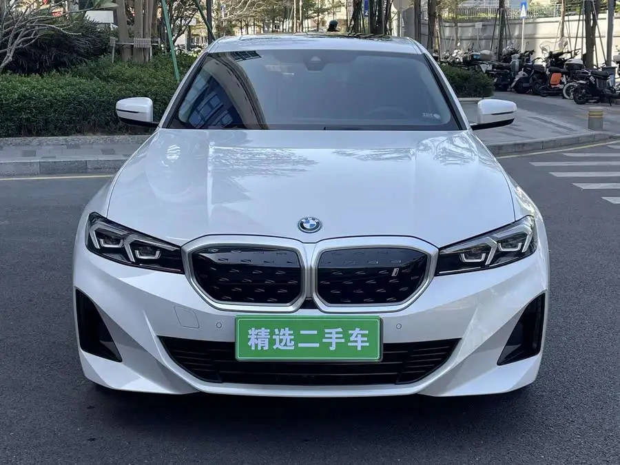 بي إم دبليو i3 2024 ايف درايف 35 L