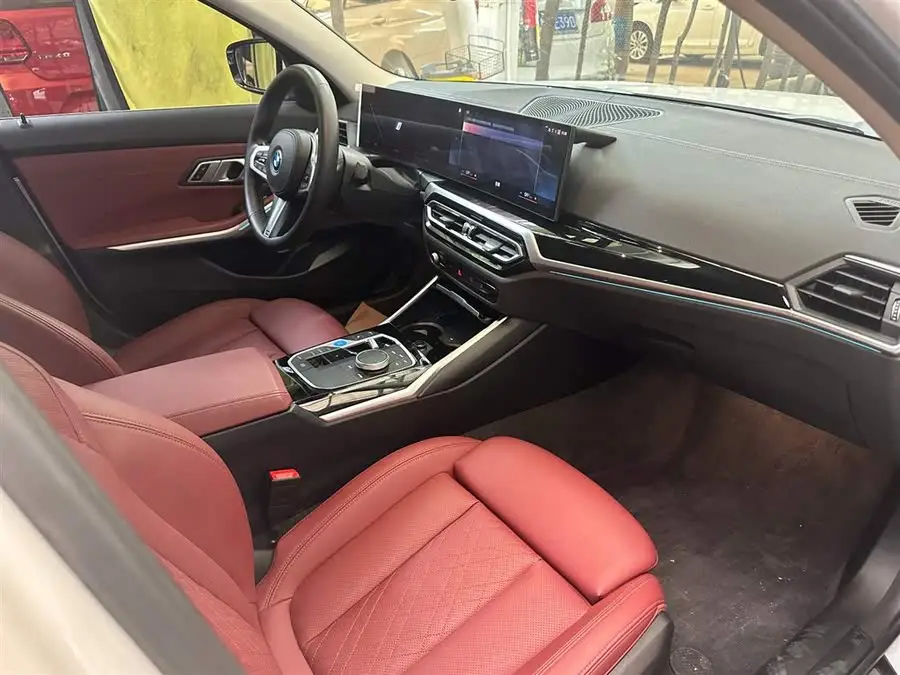 بي إم دبليو i3 2022 eDrive 35 L