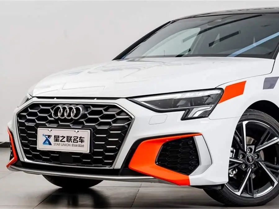 أودي A3 2024 سبورت باك 35 TFSI الطراز الرياضي الأنيق