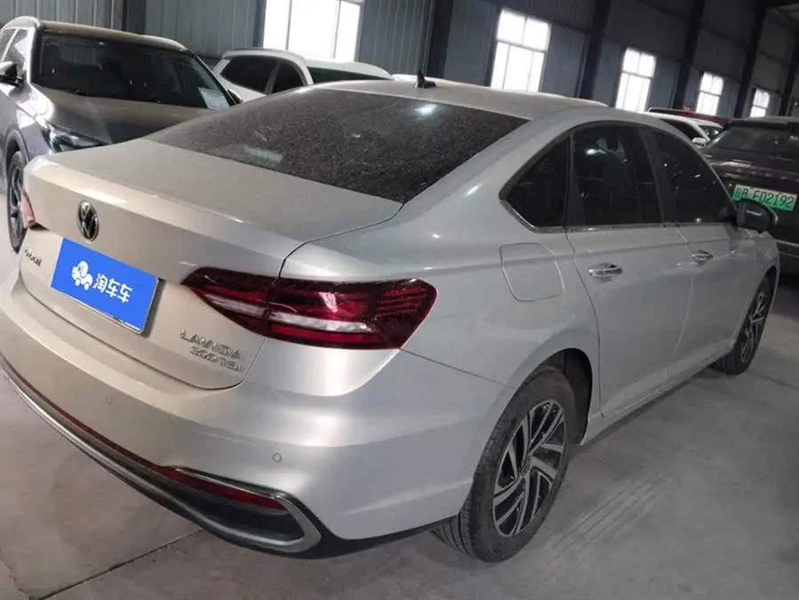 2023 لافيدا 300TSI DSG النسخة الكاملة