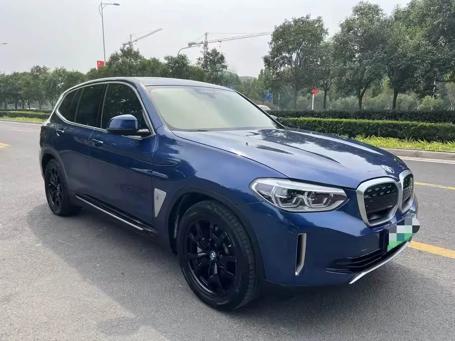 BMW iX3 2021 Leading Edition