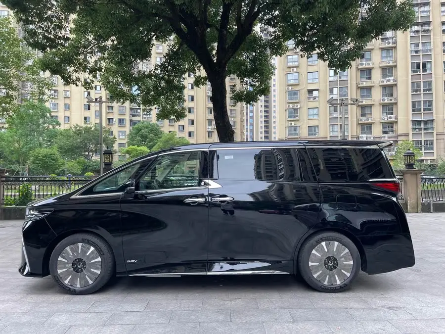 ألفارد 2024 هجين 2.5 لتر إصدار بريميوم