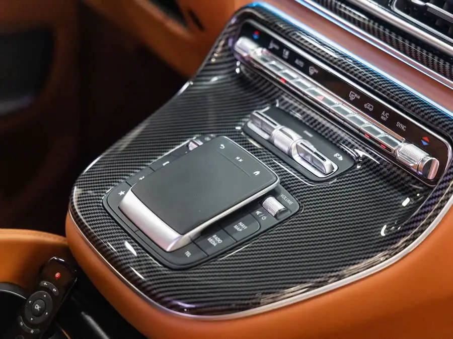 فئة V 2024 2.0T إصدار النخبة 7 مقاعد