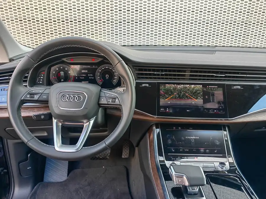 Audi Q7 2024 45 TFSI quattro S line Black Warrior Edition