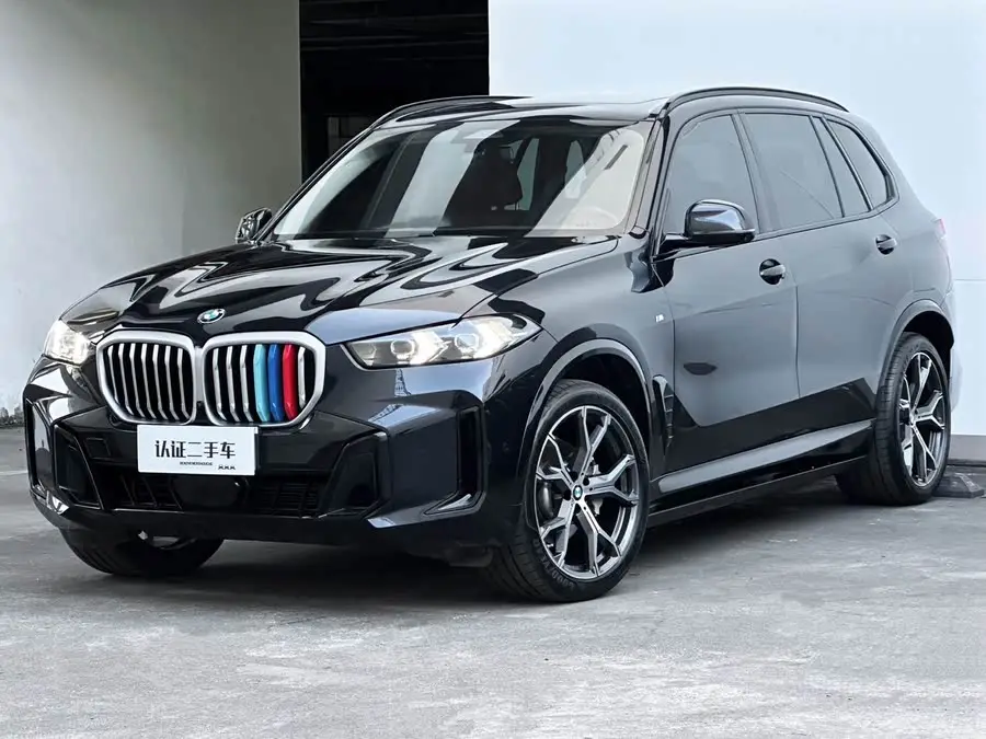 بي إم دبليو X5 2023 xDrive 30Li فئة M الرياضية الفاخرة مع حزمة الليل