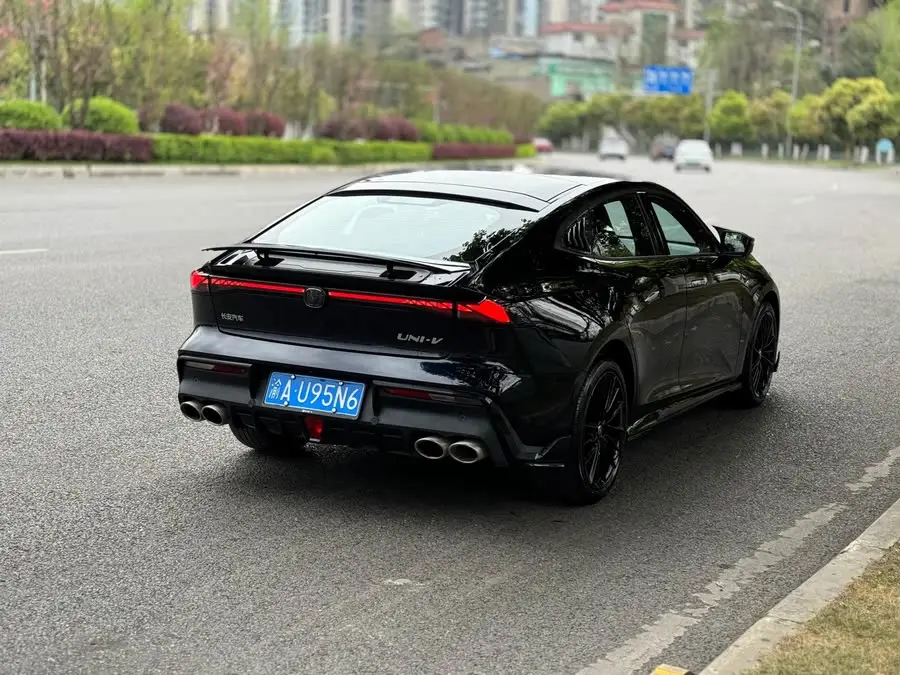Changan UNI-V 2023 1.5T Sport Version