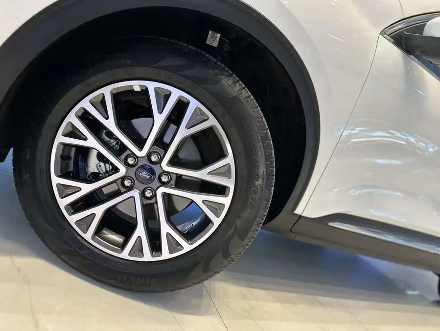 فورد إسكايب 2020 إيكوبوست 245 دفع أمامي إصدار يواشيانغ