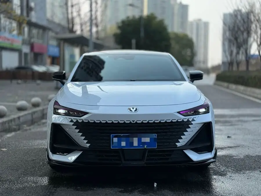 Changan UNI-V 2023 1.5T Sport Version