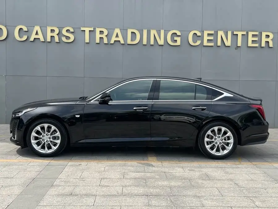 2023 Cadillac CT5 28T Luxury (Standard Edition)