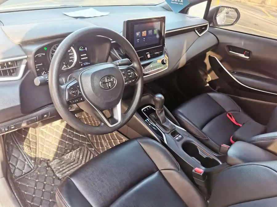 ليفين 2022 طراز الهجين 1.8H E-CVT النسخة الأساسية