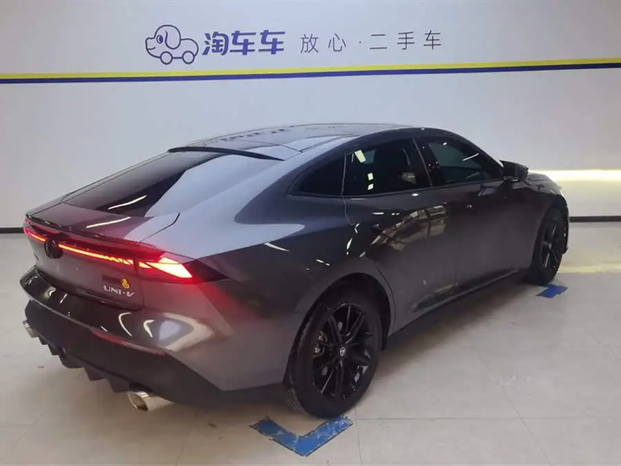 Changan UNI-V 2022 1.5T Premium