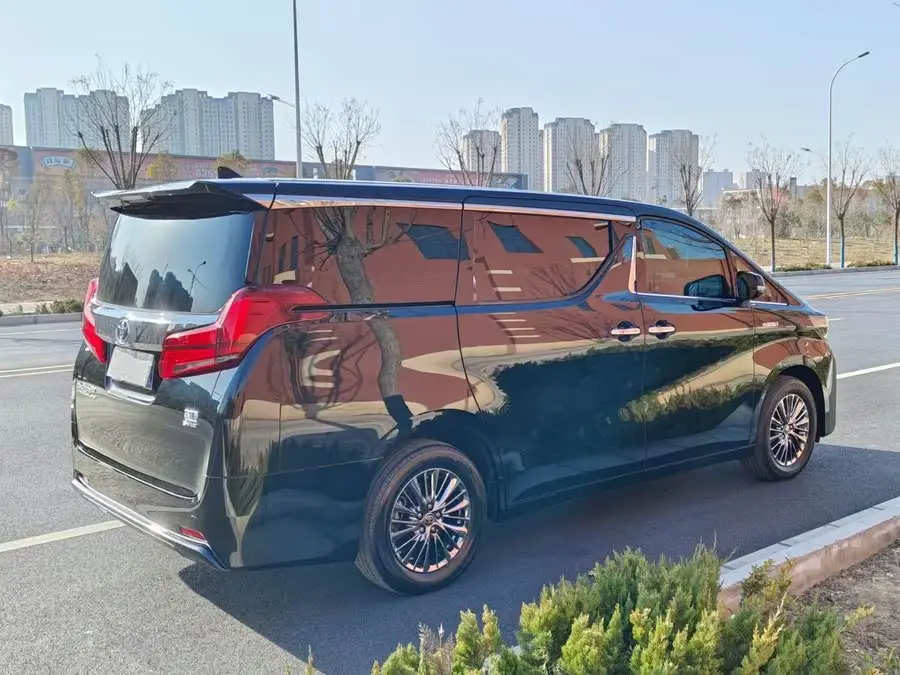 ألفارد 2020 النسخة المميزة بمحرك مزدوج 2.5 لتر