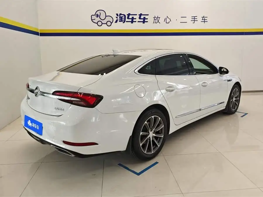 بيوك لاكروس 2021 652T الفاخرة