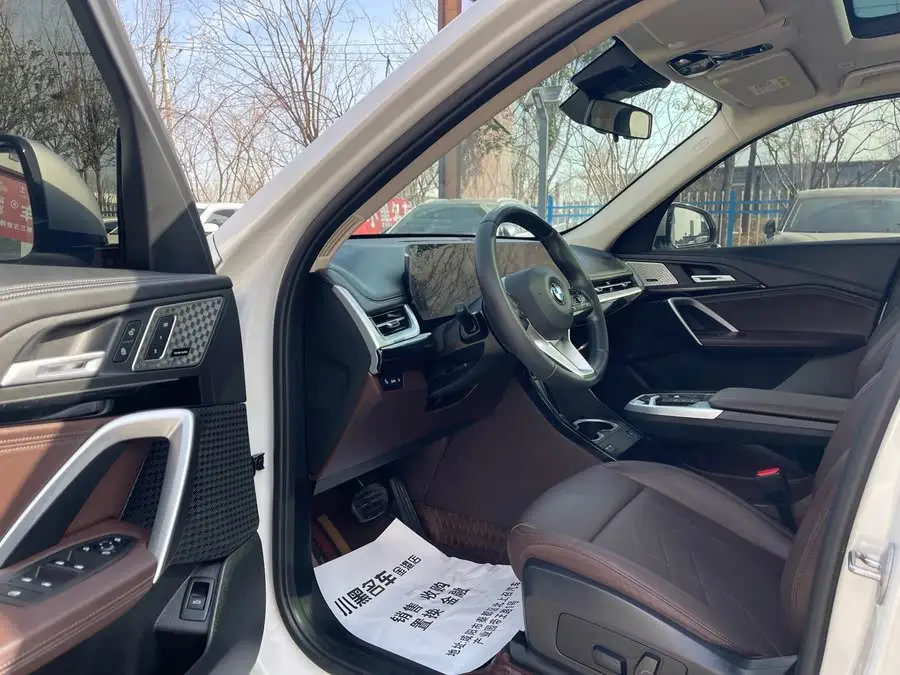 بي إم دبليو X1 2023 sDrive25Li حزمة تصميم X