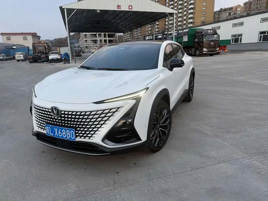 شانجان UNI-T 2022 1.5T الطراز الرائد