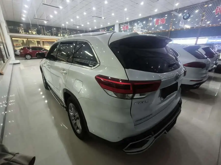 هايلاندر 2018 2.0T دفع رباعي فئة فاخرة 7 مقاعد معيار VI